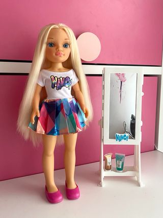 NANCY muñeca espejo 1001 peinados