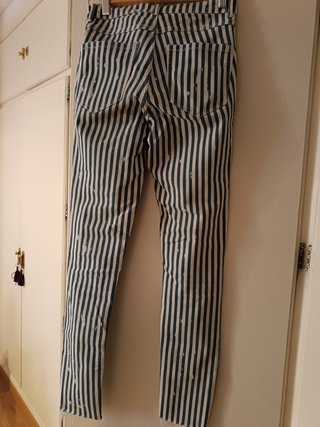 Pantalón vaquero rayas azul y blanco