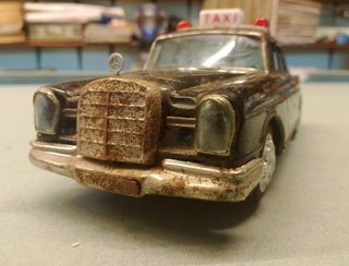 Taxi Mercedes Benz de Bandai