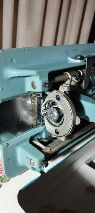 Maquina de coser ALFA Royale