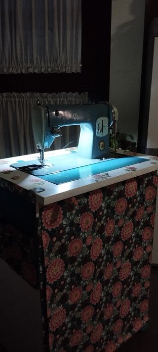 Maquina de coser ALFA Royale