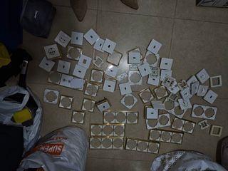 Interruptores y enchufes para  toda una casa 