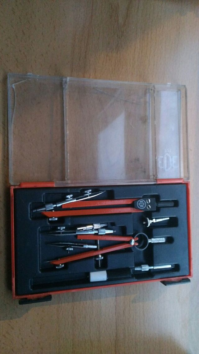 Juego de compás retro