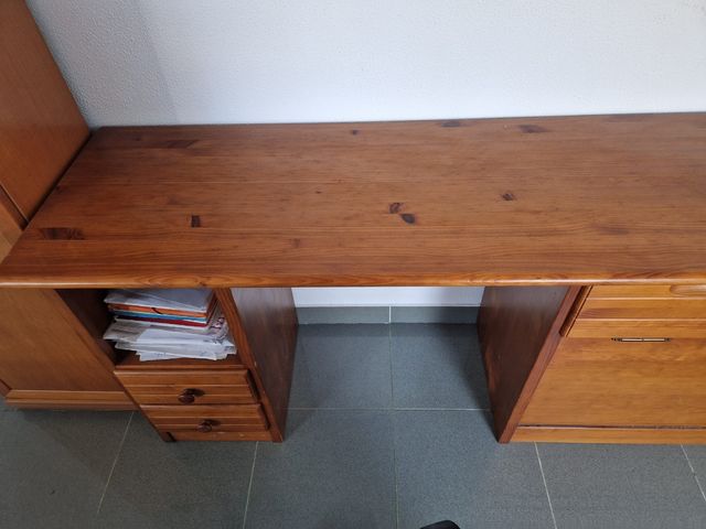 escritorio de madera