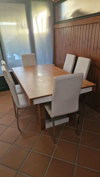 MESA COMEDOR Y 6 SILLAS