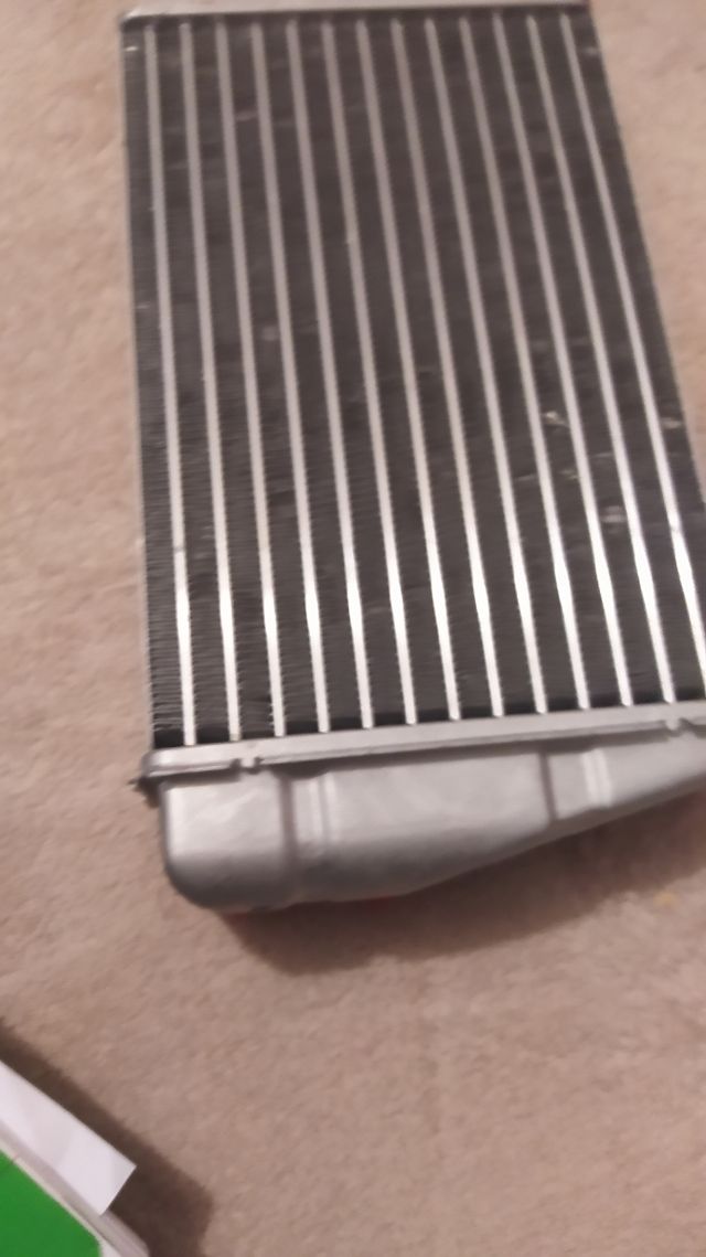 Radiador de calefacción marca NRF 54272