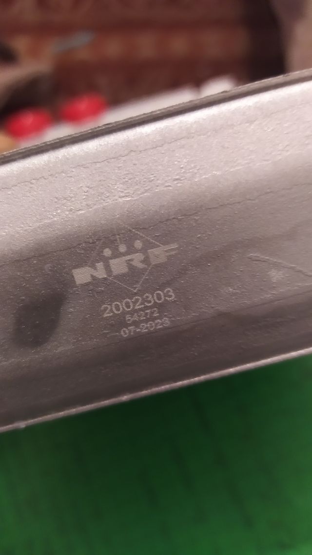 Radiador de calefacción marca NRF 54272