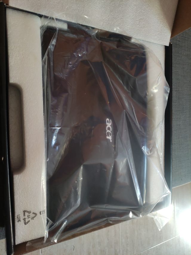 Portátil Acer Aspire 5735z