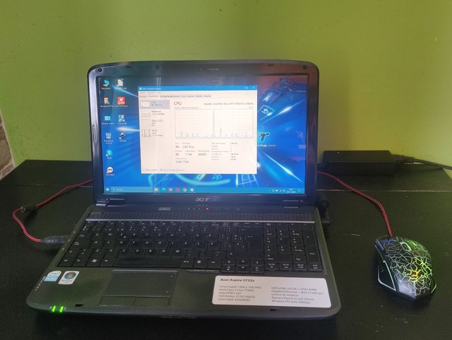 Portátil Acer Aspire 5735z