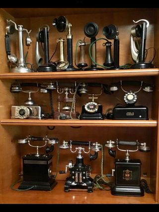 Antigua caja colectora fichas telefónicas nº 7-J.