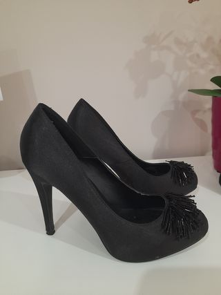 Zapatos y bolso negro fiesta