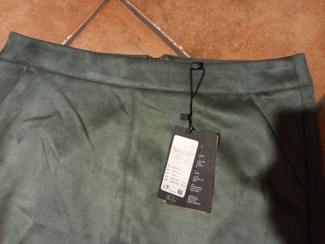 Minigonna in finta pelle scamosciata