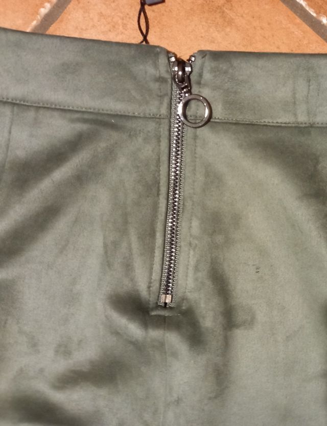 Minigonna in finta pelle scamosciata