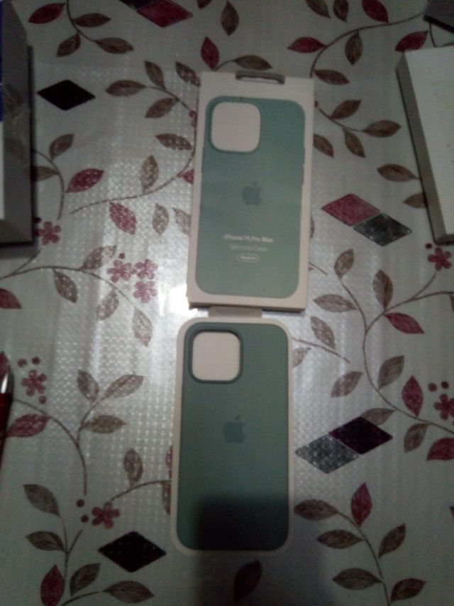 Funda iphone 14 pro máx sin estrenar