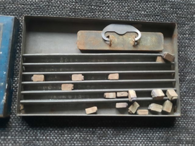 Antigua caja imprenta la mondiale