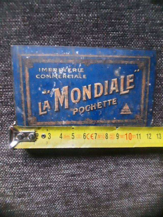 Antigua caja imprenta la mondiale