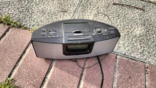 Radio reloj despertador Lenco.