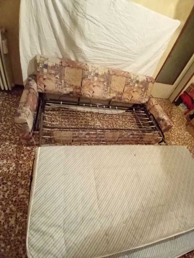 Divano letto trattabile