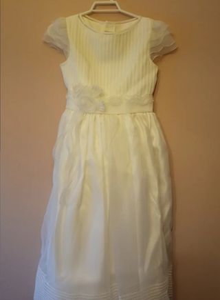 Vestido de comunión con accesorios.