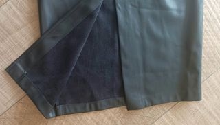 Falda Zara polipiel negra. Nueva