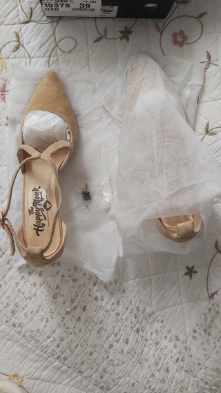 Zapatos tacon beig piel