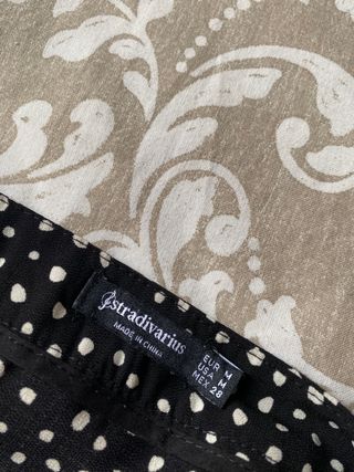 Falda pantalón Stradivarius talla M topos