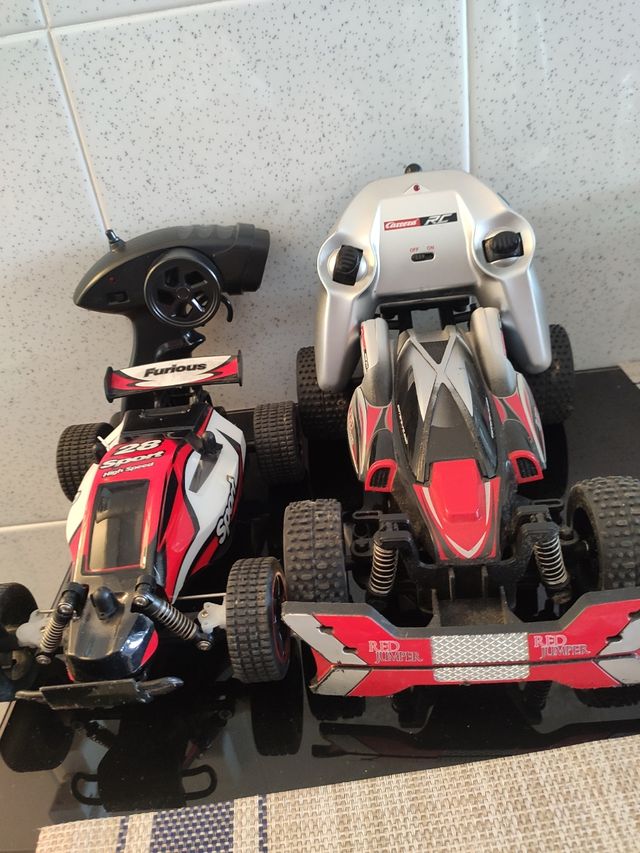 Carros de controlo de rádio