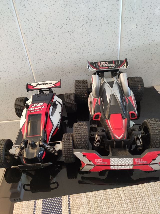 Carros de controlo de rádio