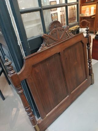 Antiguo cabecero cabezal cama madera tallada