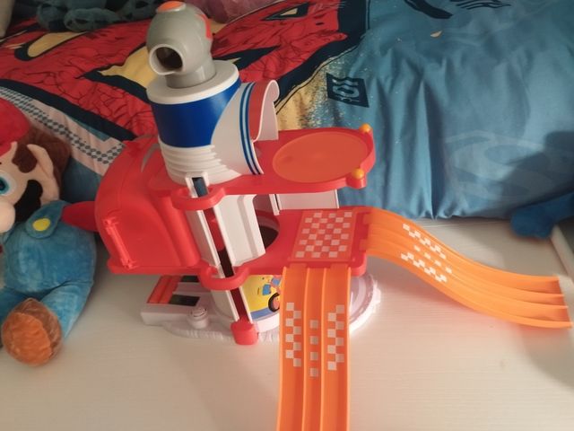 Ricky zoom mansión de bizak