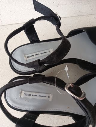 Sandalias OYSHO de piel a estrenar 