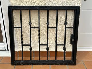 VENTANA REJA de HIERRO MACIZO negra