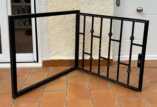 VENTANA REJA de HIERRO MACIZO negra