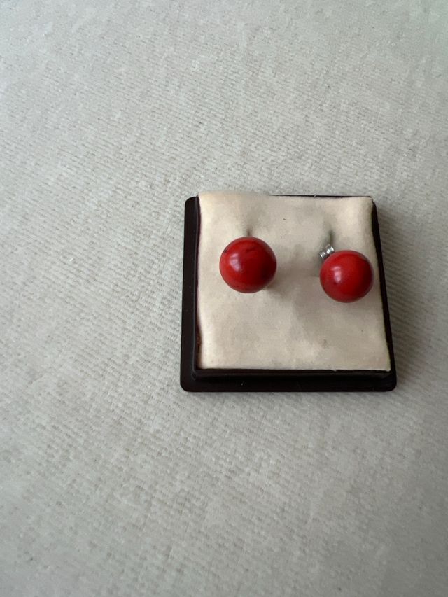 pendienes diferentes colores