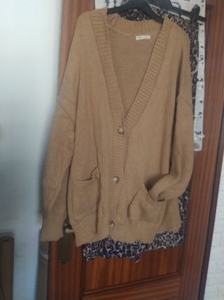 Chaqueta grande Oysho, talla L, en 12€