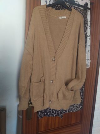 Chaqueta grande Oysho, talla L, en 12€