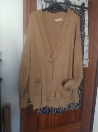 Chaqueta grande Oysho, talla L, en 12€