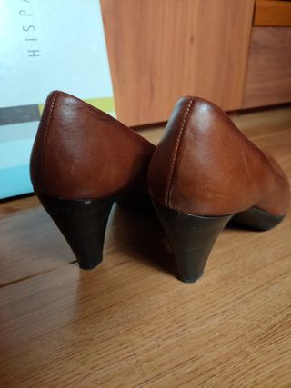 Zapatos salón piel Hispanitas 