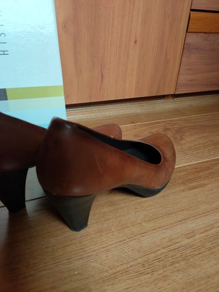 Zapatos salón piel Hispanitas 
