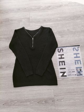 Nuevo. Jersey largo negro punto calado. Shein