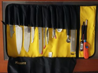 Cuchillos de cocina con funda y panel imantado