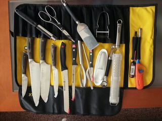 Cuchillos de cocina con funda y panel imantado