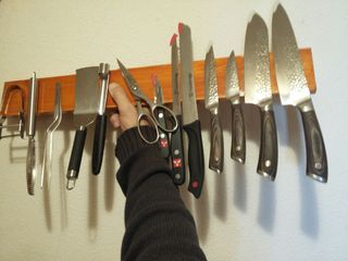 Cuchillos de cocina con funda y panel imantado