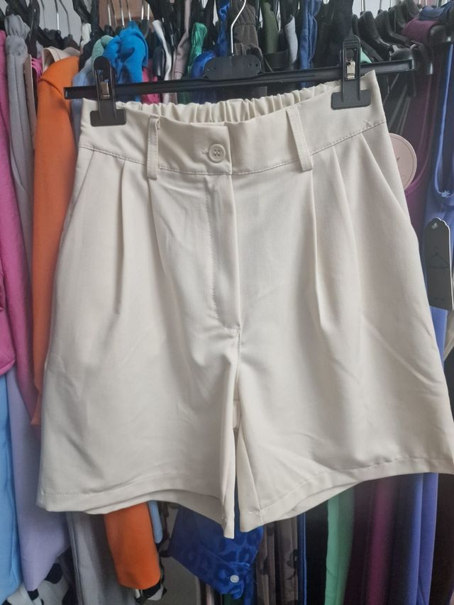 Pantalón corto de mujer