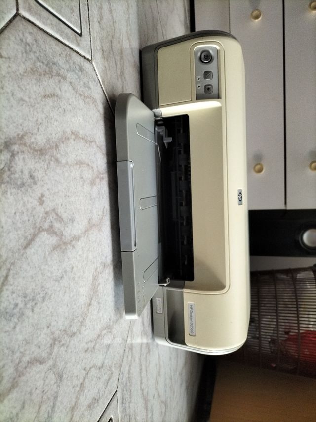 Stampante HP deskjet D2560