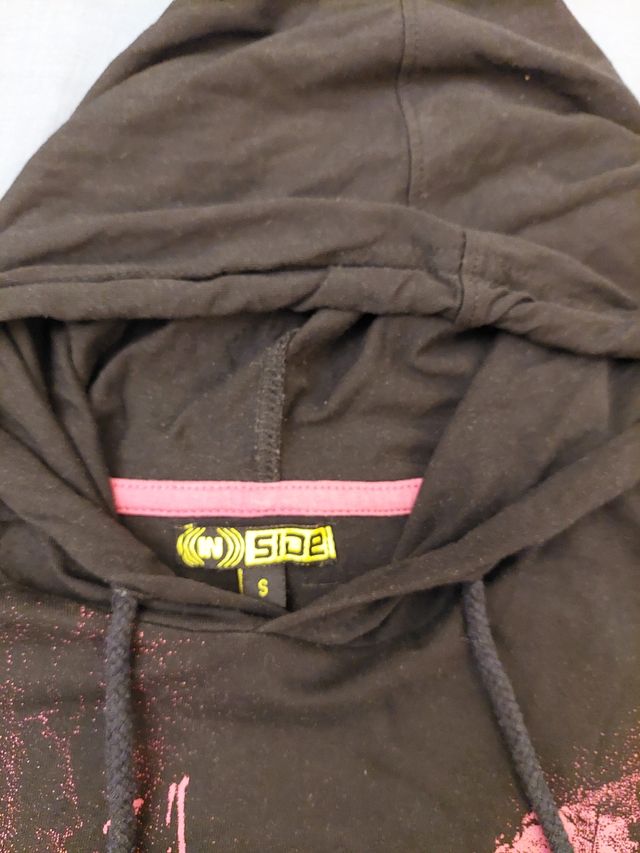 Camiseta con capucha INSIDE