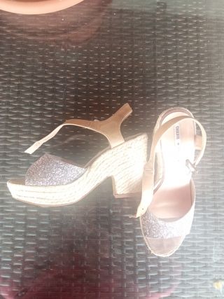 Sandalias con plataforma de fiesta.
