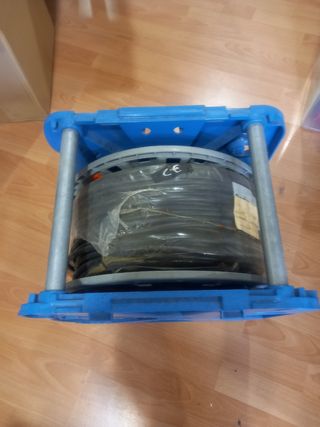 Rollo de cable con portarollos 
