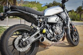 Vendo Moto Yamaha XSR 700.