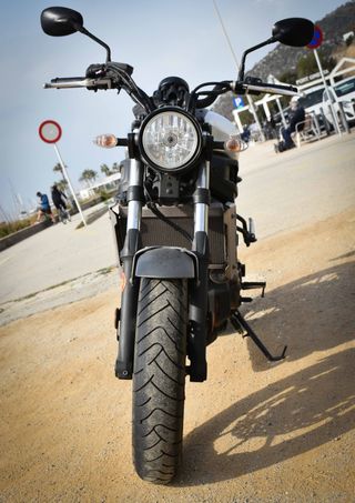 Vendo Moto Yamaha XSR 700.